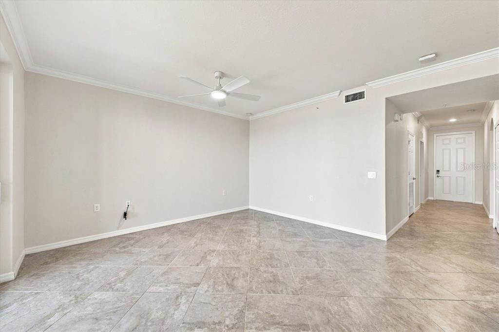 For Rent: $2,475 (2 beds, 2 baths, 1255 Square Feet)