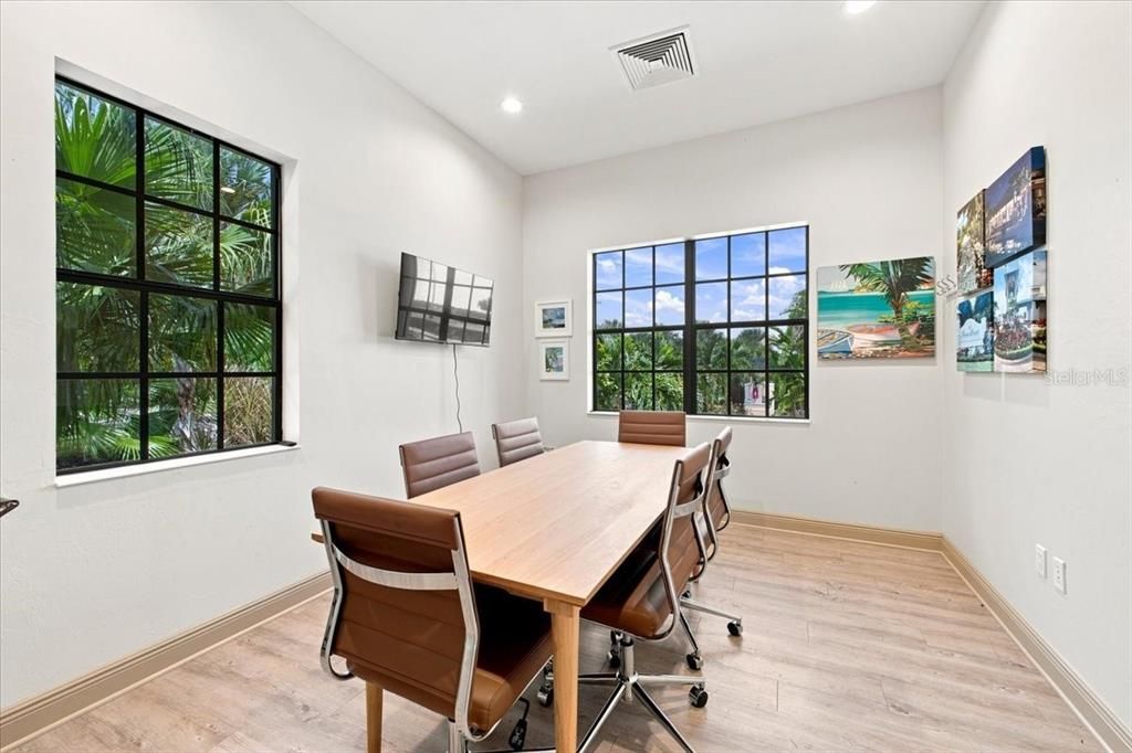 For Rent: $2,475 (2 beds, 2 baths, 1255 Square Feet)