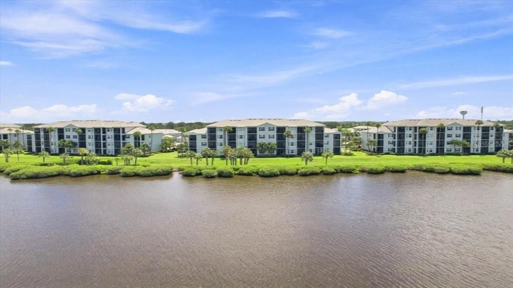 For Rent: $2,475 (2 beds, 2 baths, 1255 Square Feet)