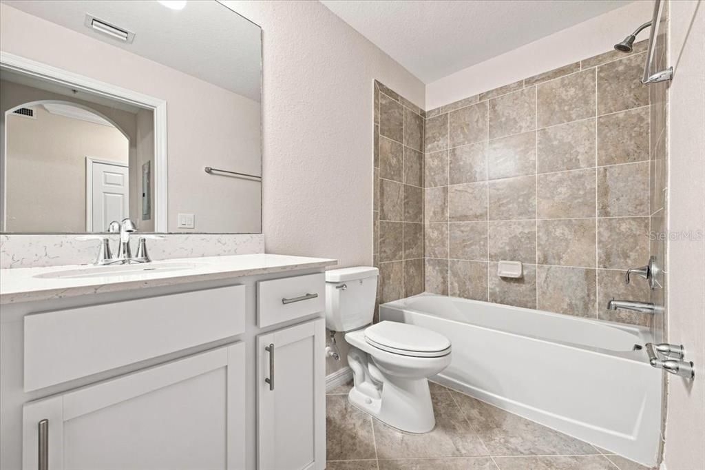 For Rent: $2,475 (2 beds, 2 baths, 1255 Square Feet)