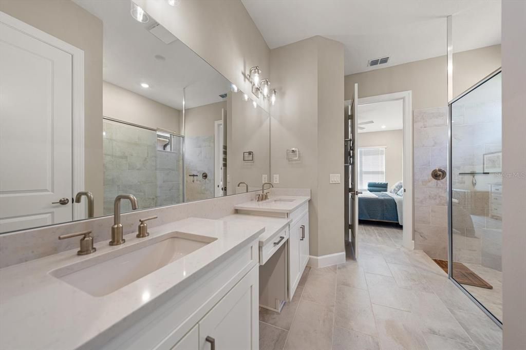 For Sale: $625,000 (3 beds, 3 baths, 2335 Square Feet)