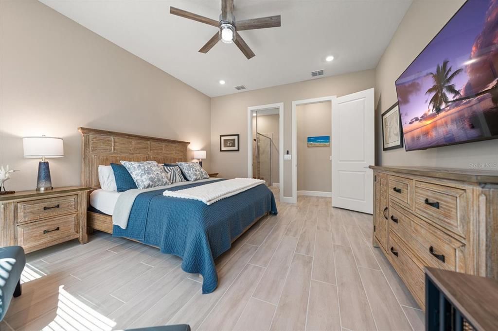 For Sale: $625,000 (3 beds, 3 baths, 2335 Square Feet)