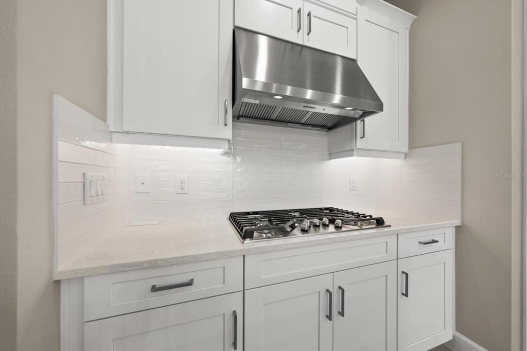 For Sale: $625,000 (3 beds, 3 baths, 2335 Square Feet)
