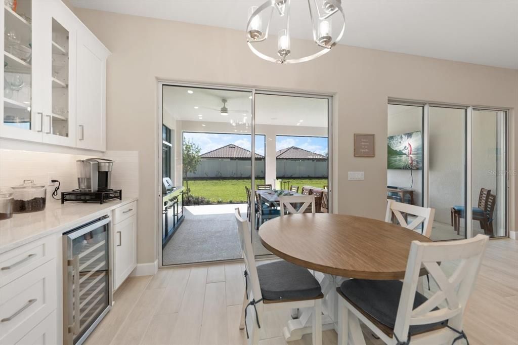 For Sale: $625,000 (3 beds, 3 baths, 2335 Square Feet)
