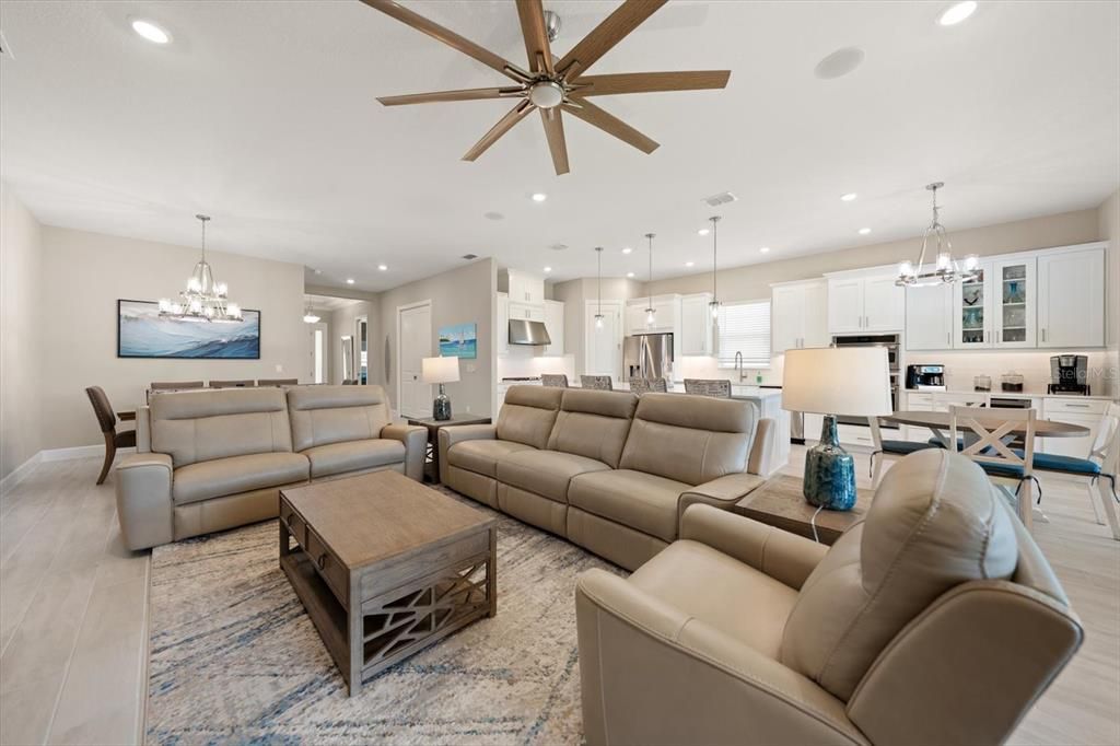 For Sale: $625,000 (3 beds, 3 baths, 2335 Square Feet)