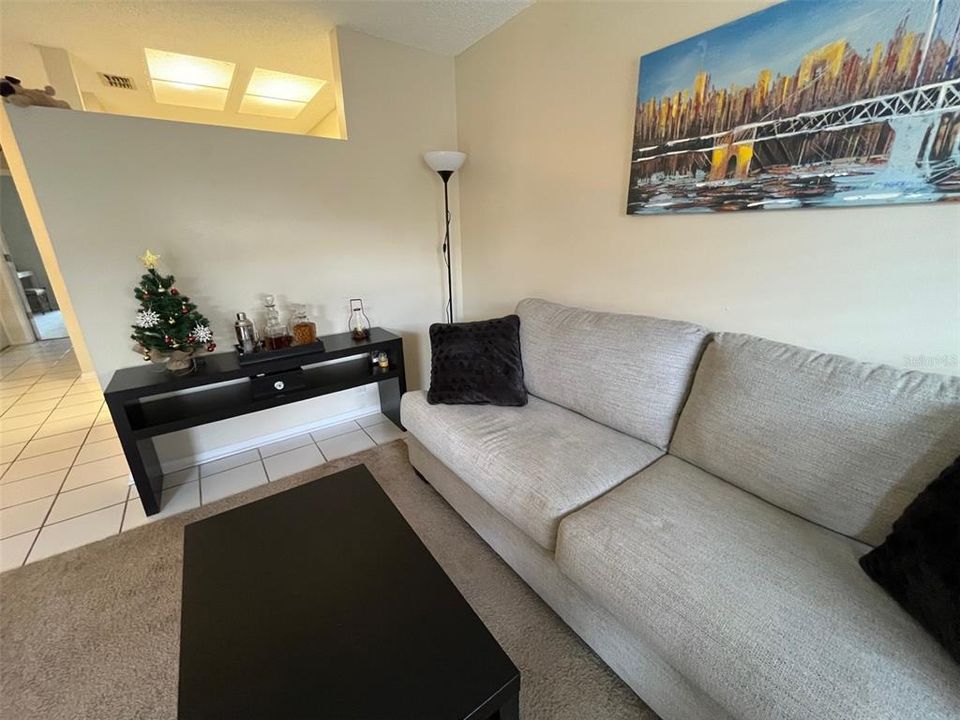 For Sale: $157,000 (1 beds, 1 baths, 707 Square Feet)