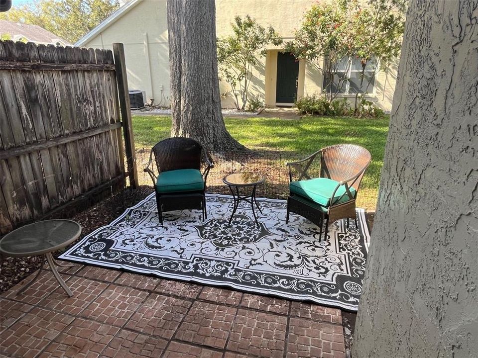 For Sale: $157,000 (1 beds, 1 baths, 707 Square Feet)