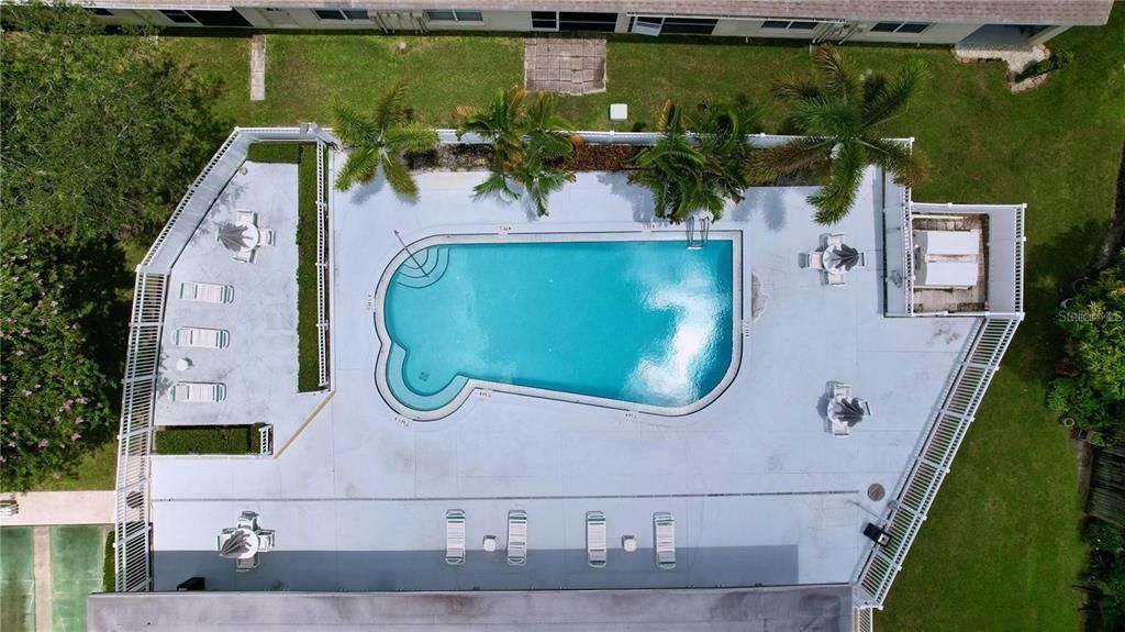 For Sale: $157,000 (1 beds, 1 baths, 707 Square Feet)