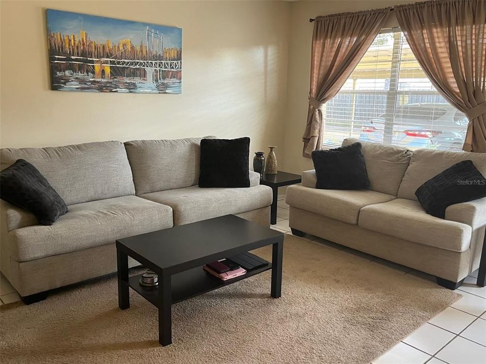 For Sale: $157,000 (1 beds, 1 baths, 707 Square Feet)