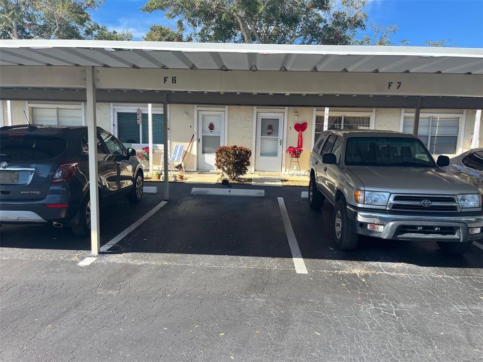 For Sale: $157,000 (1 beds, 1 baths, 707 Square Feet)