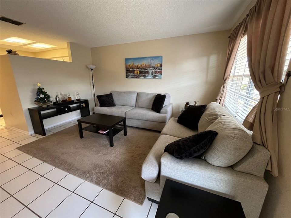 For Sale: $157,000 (1 beds, 1 baths, 707 Square Feet)