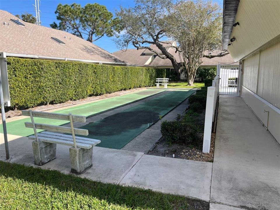 For Sale: $157,000 (1 beds, 1 baths, 707 Square Feet)