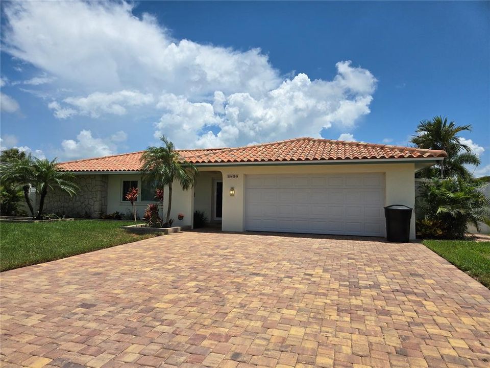 For Rent: $6,500 (22527 beds, 2 baths, 1669 Square Feet)