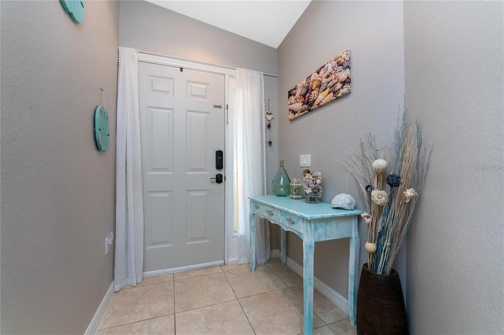 For Rent: $2,400 (3 beds, 2 baths, 1765 Square Feet)