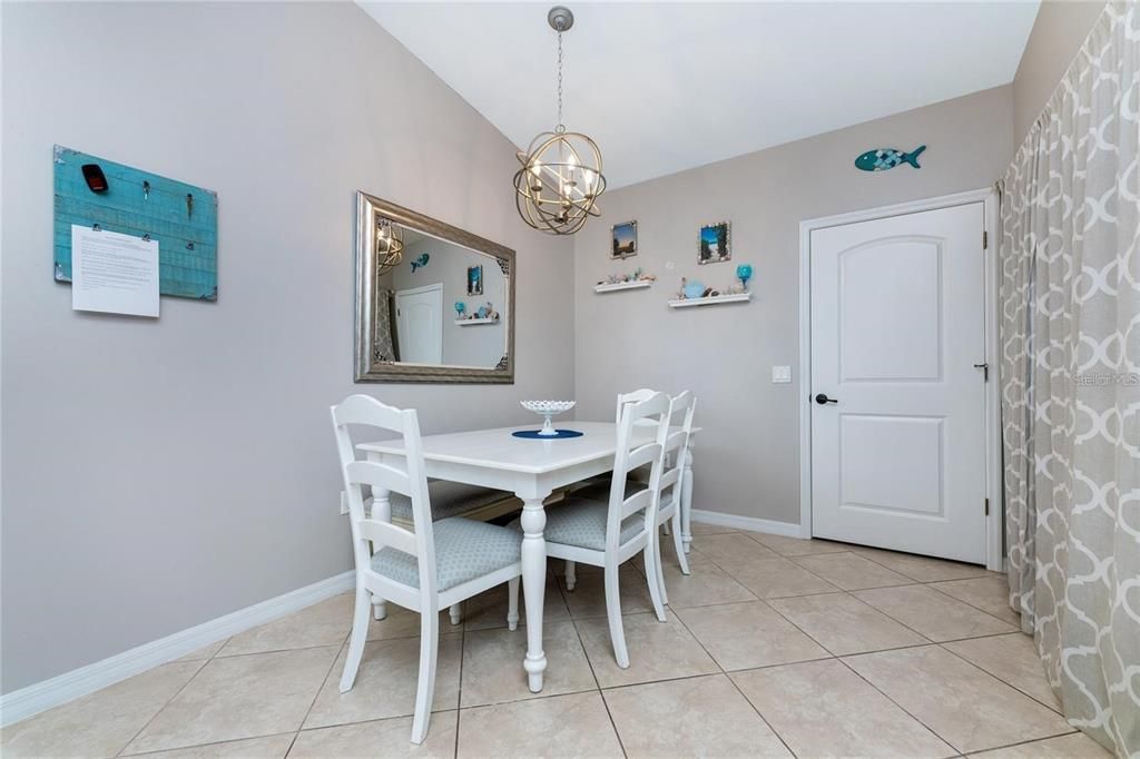 For Rent: $2,400 (3 beds, 2 baths, 1765 Square Feet)