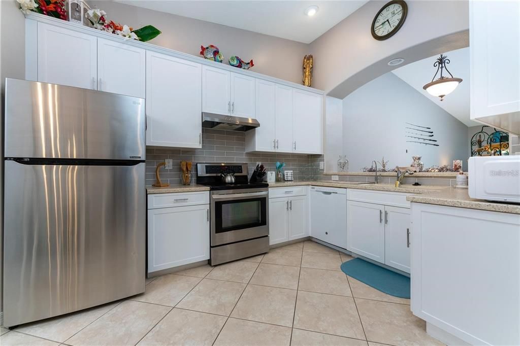 For Rent: $2,400 (3 beds, 2 baths, 1765 Square Feet)