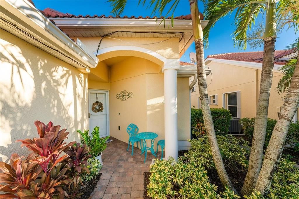 For Rent: $2,400 (3 beds, 2 baths, 1765 Square Feet)