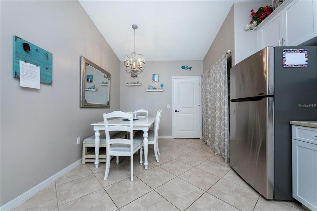 For Rent: $2,400 (3 beds, 2 baths, 1765 Square Feet)