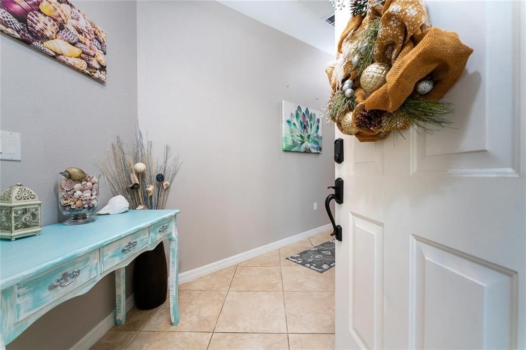 For Rent: $2,400 (3 beds, 2 baths, 1765 Square Feet)