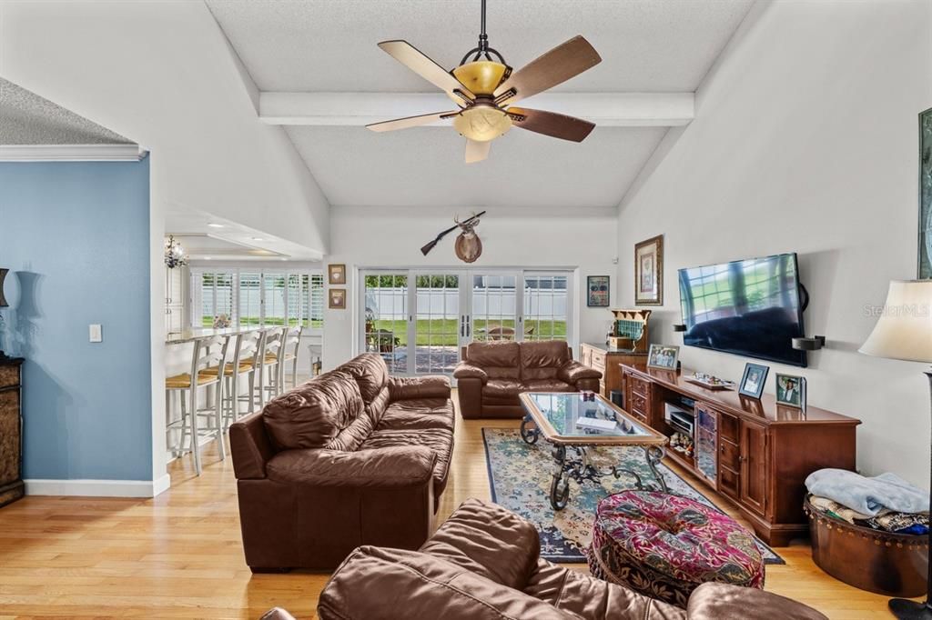 For Sale: $480,000 (3 beds, 2 baths, 1794 Square Feet)