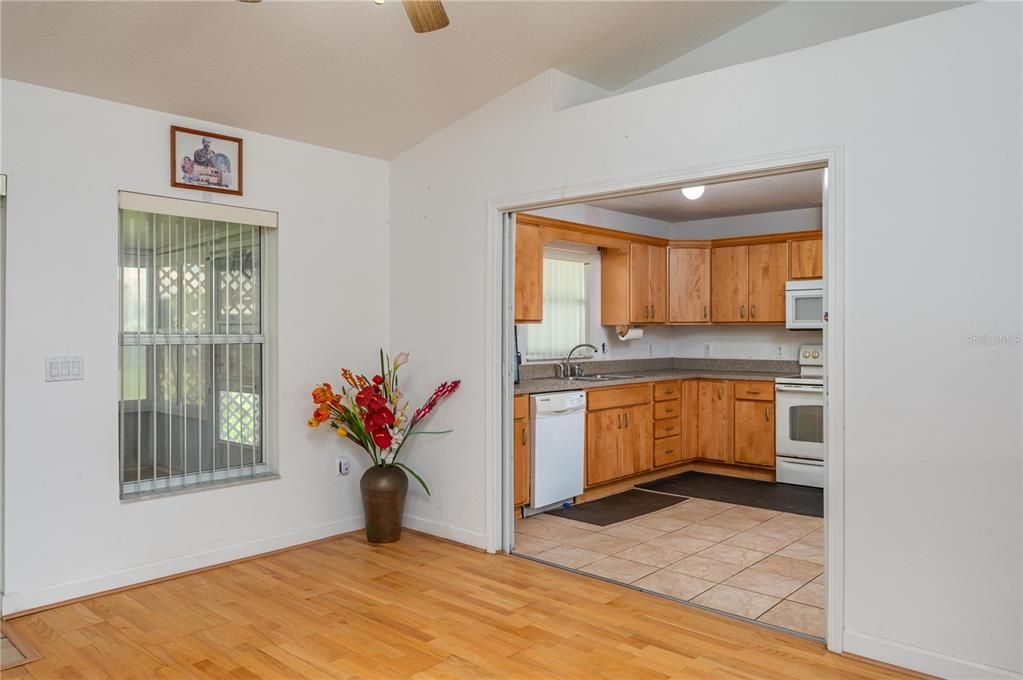 For Sale: $425,000 (2 beds, 2 baths, 1542 Square Feet)