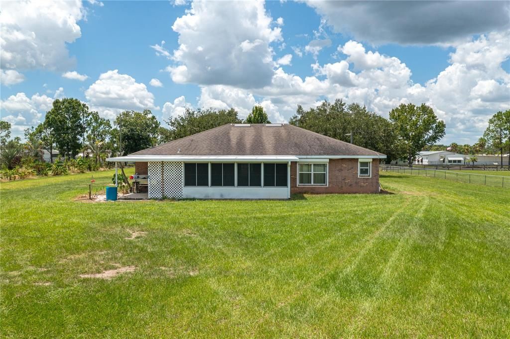 For Sale: $425,000 (2 beds, 2 baths, 1542 Square Feet)