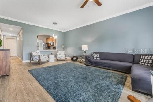 На продажу: $360,000 (2 спален, 2 ванн, 1435 Квадратных фут)