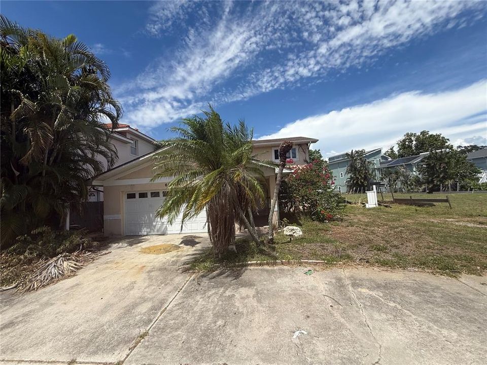 En Venta: $620,000 (3 camas, 2 baños, 2550 Pies cuadrados)
