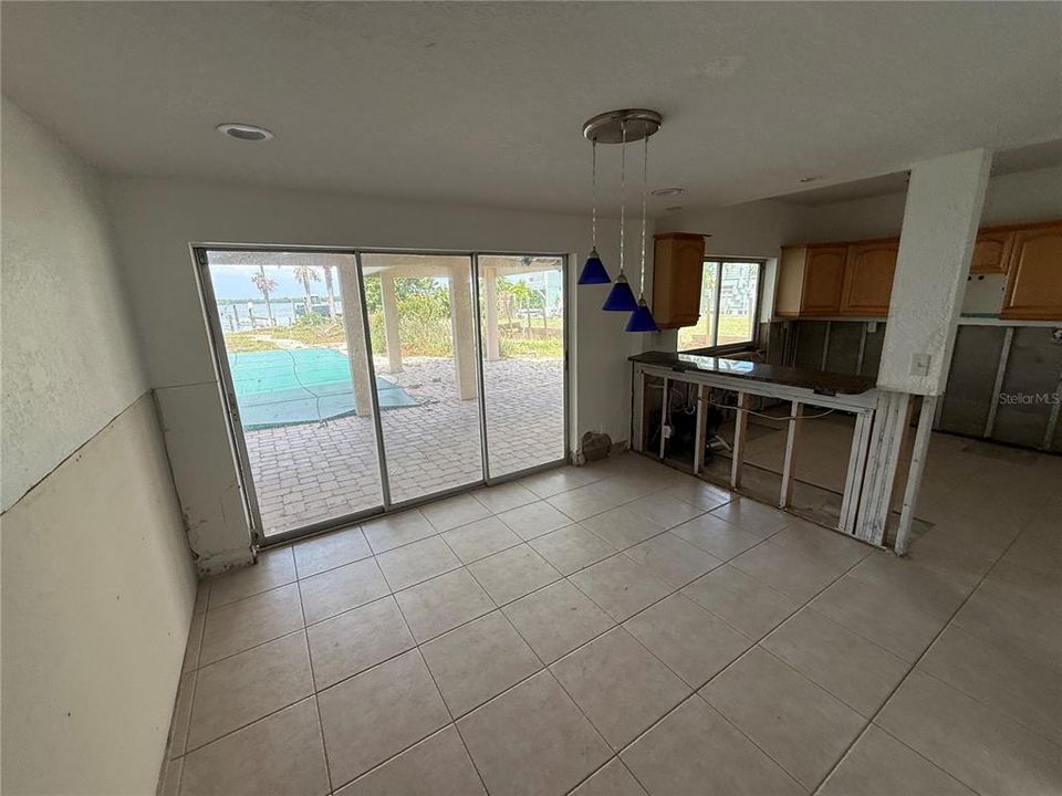 En Venta: $620,000 (3 camas, 2 baños, 2550 Pies cuadrados)