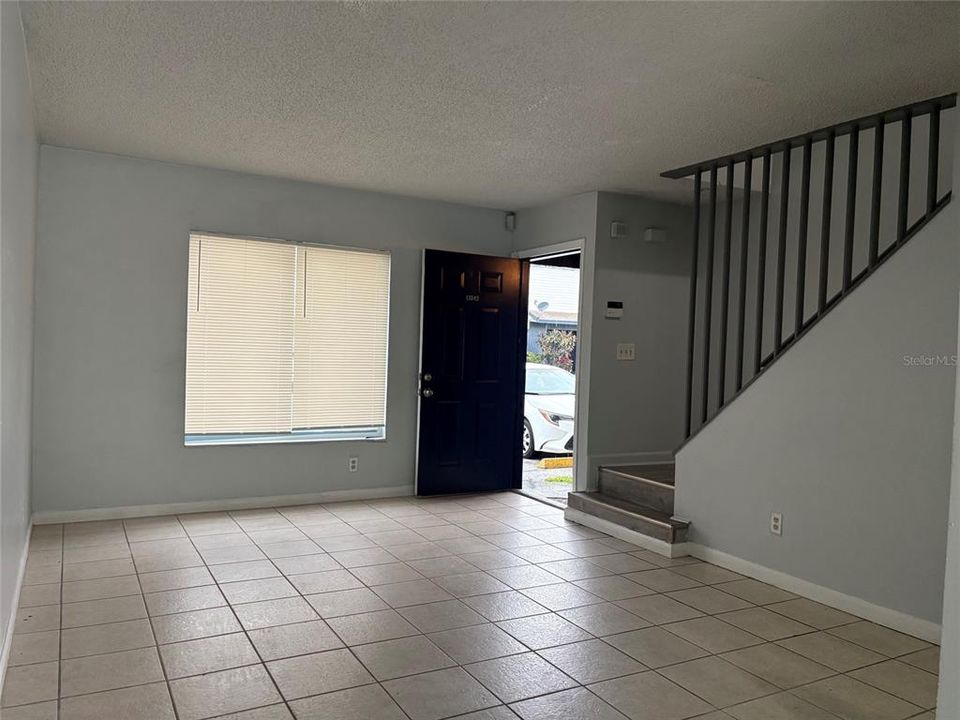 For Sale: $145,000 (2 beds, 1 baths, 936 Square Feet)