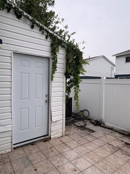 For Sale: $145,000 (2 beds, 1 baths, 936 Square Feet)