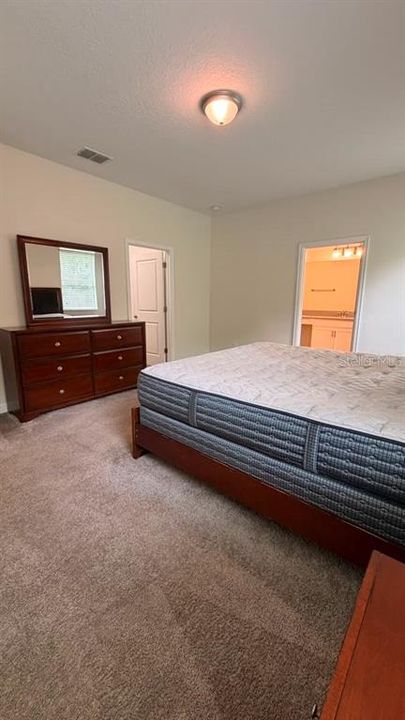 For Rent: $2,900 (3 beds, 2 baths, 2068 Square Feet)