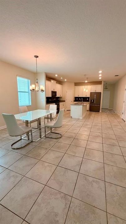 For Rent: $2,900 (3 beds, 2 baths, 2068 Square Feet)