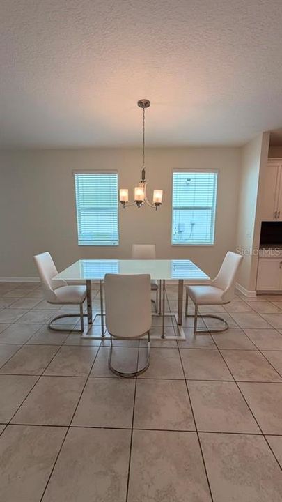 For Rent: $2,900 (3 beds, 2 baths, 2068 Square Feet)