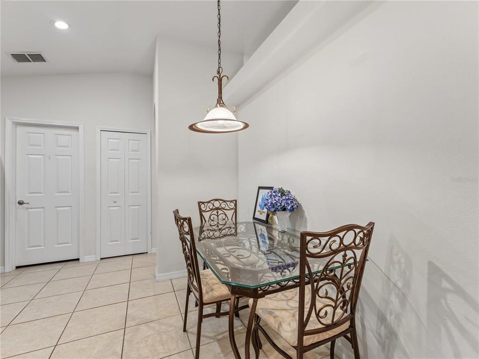 For Sale: $310,000 (3 beds, 2 baths, 1716 Square Feet)