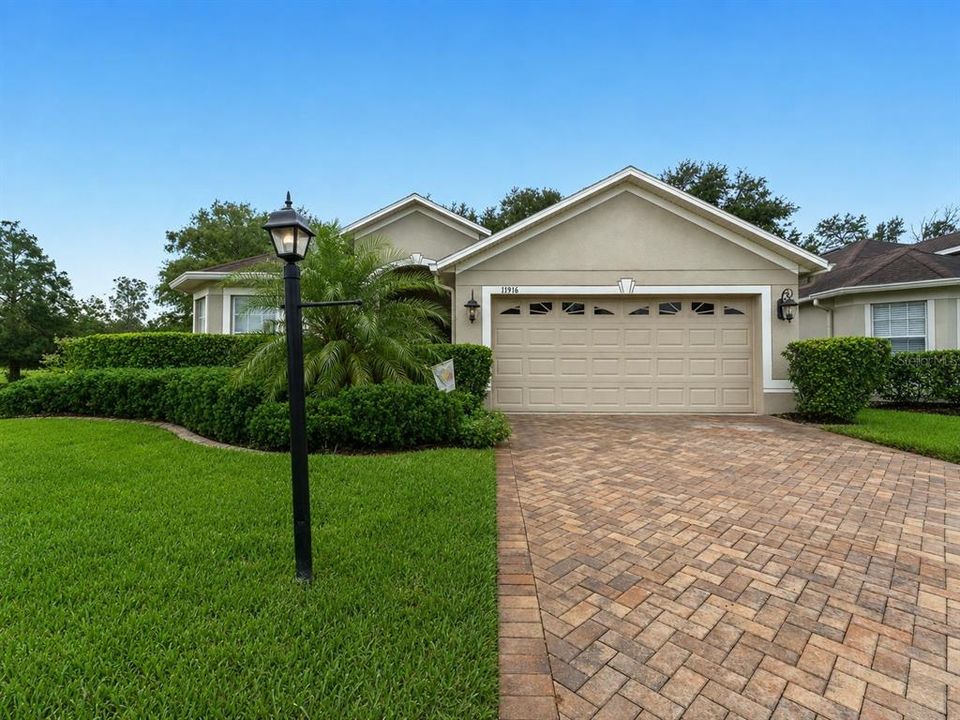 For Sale: $310,000 (3 beds, 2 baths, 1716 Square Feet)