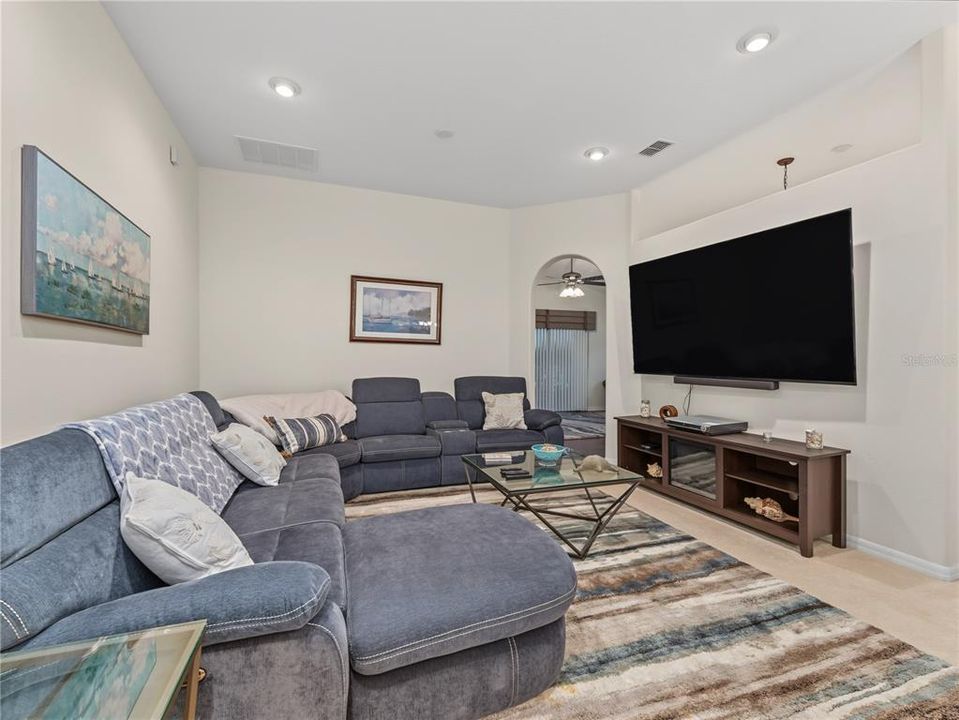 For Sale: $310,000 (3 beds, 2 baths, 1716 Square Feet)