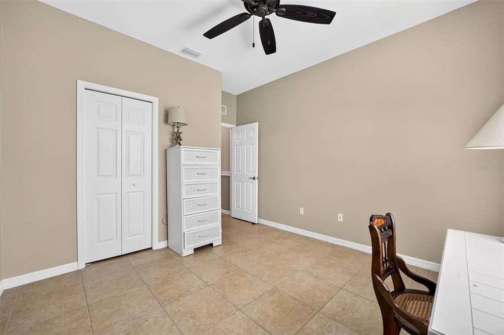 For Sale: $325,000 (3 beds, 2 baths, 1557 Square Feet)