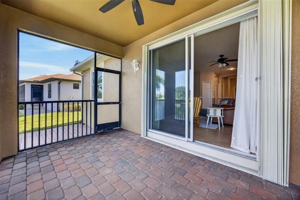 For Sale: $325,000 (3 beds, 2 baths, 1557 Square Feet)