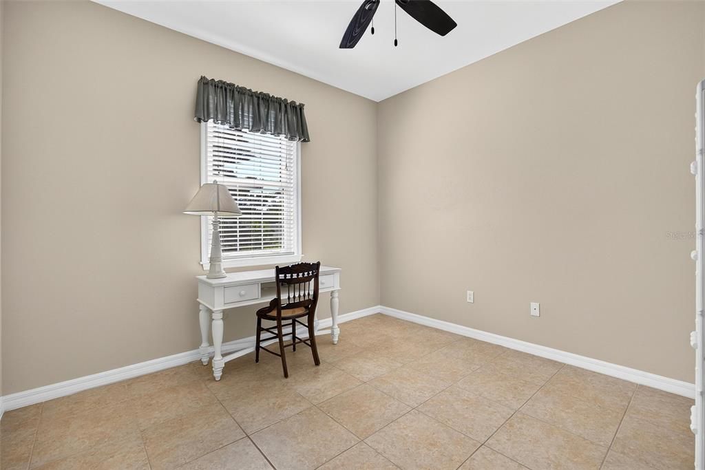 For Sale: $325,000 (3 beds, 2 baths, 1557 Square Feet)