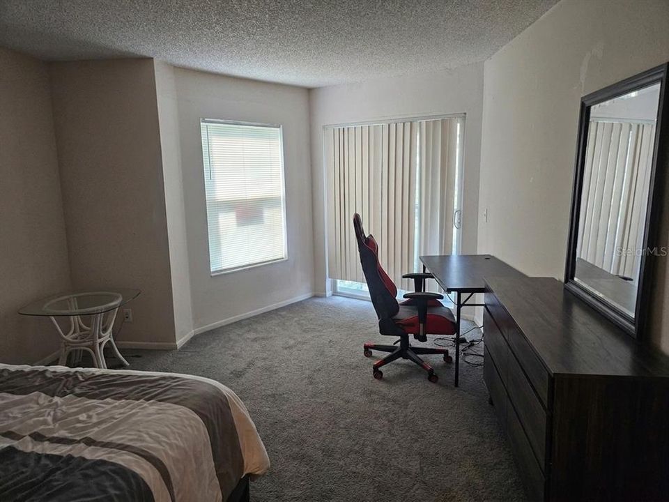 For Sale: $114,000 (2 beds, 2 baths, 976 Square Feet)