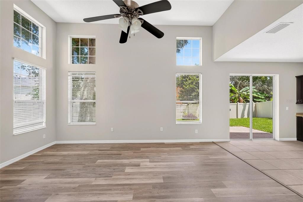 Active With Contract: $325,000 (4 beds, 2 baths, 1923 Square Feet)