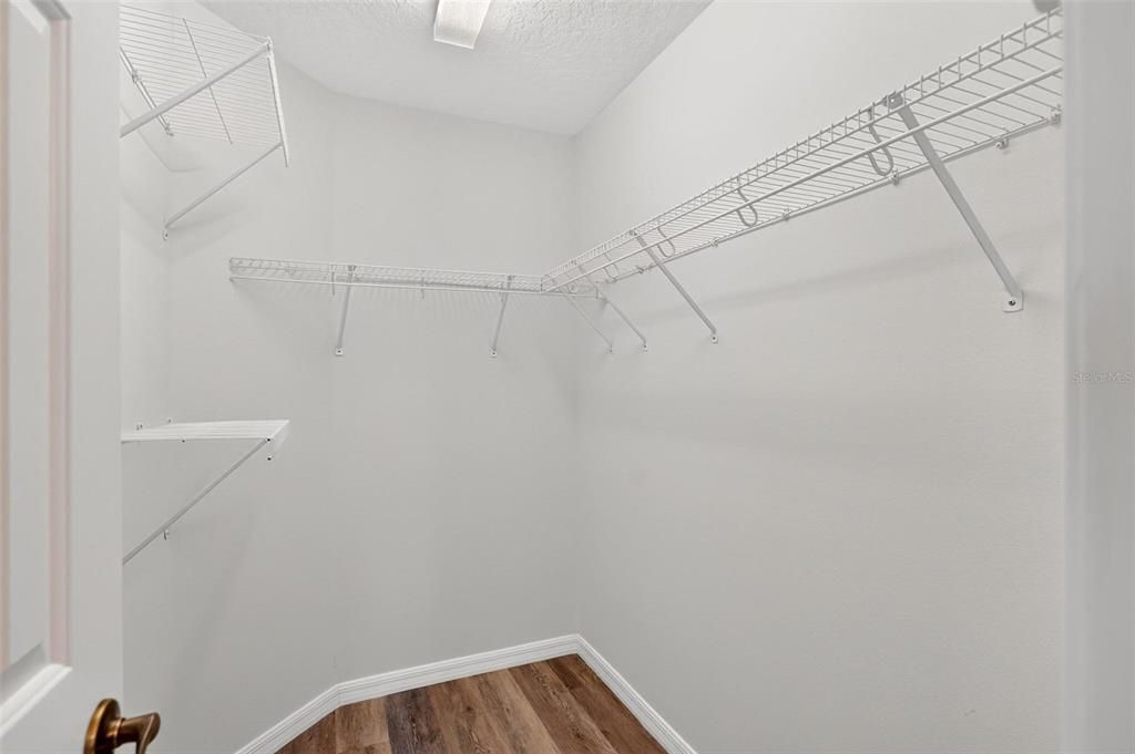 Active With Contract: $325,000 (4 beds, 2 baths, 1923 Square Feet)