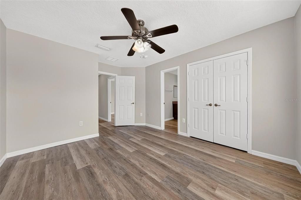 Active With Contract: $325,000 (4 beds, 2 baths, 1923 Square Feet)