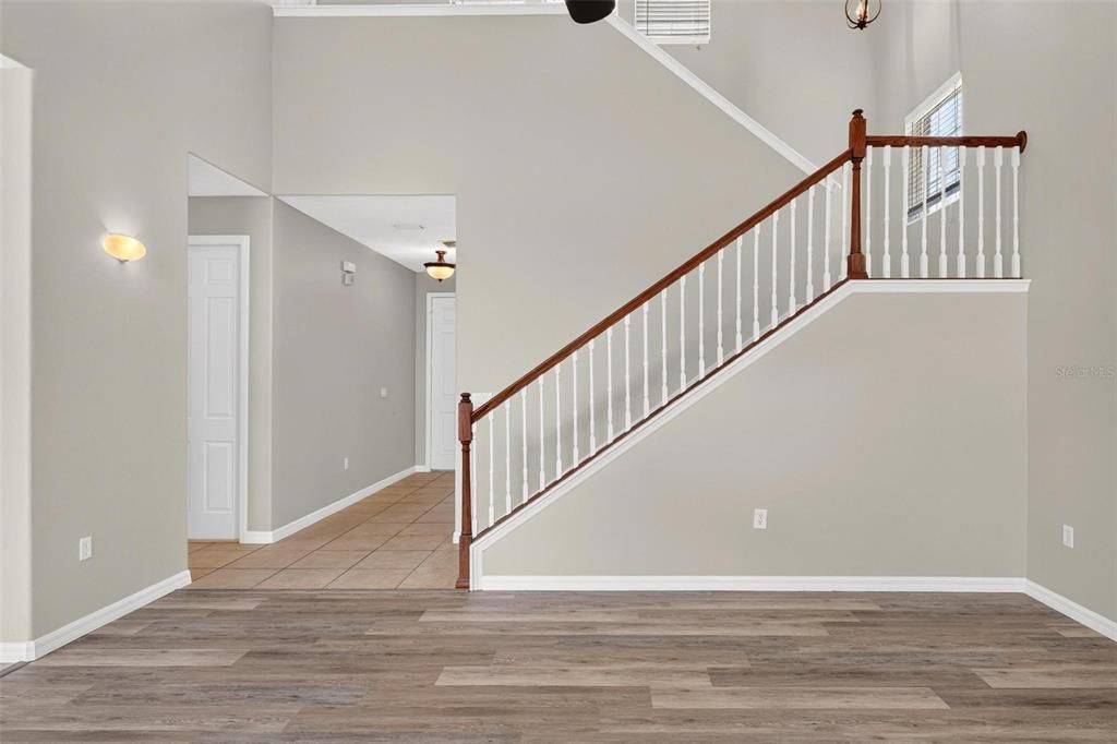 Active With Contract: $325,000 (4 beds, 2 baths, 1923 Square Feet)