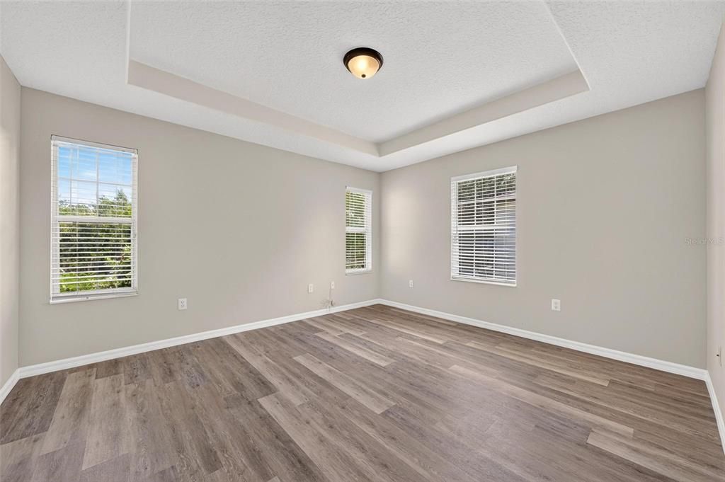 Active With Contract: $325,000 (4 beds, 2 baths, 1923 Square Feet)
