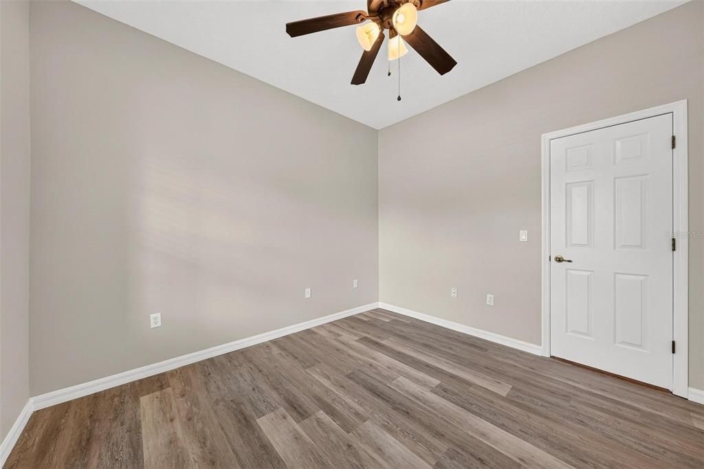 Active With Contract: $325,000 (4 beds, 2 baths, 1923 Square Feet)