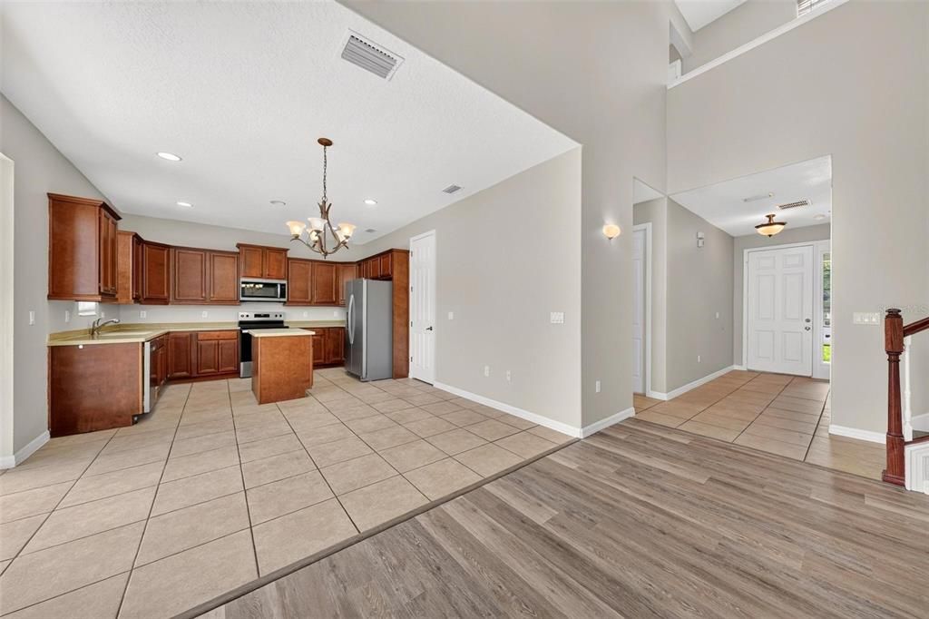 Active With Contract: $325,000 (4 beds, 2 baths, 1923 Square Feet)