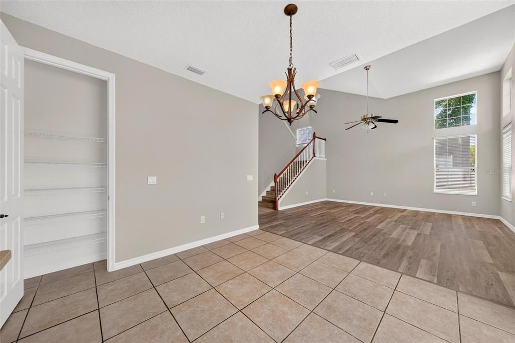 Active With Contract: $325,000 (4 beds, 2 baths, 1923 Square Feet)