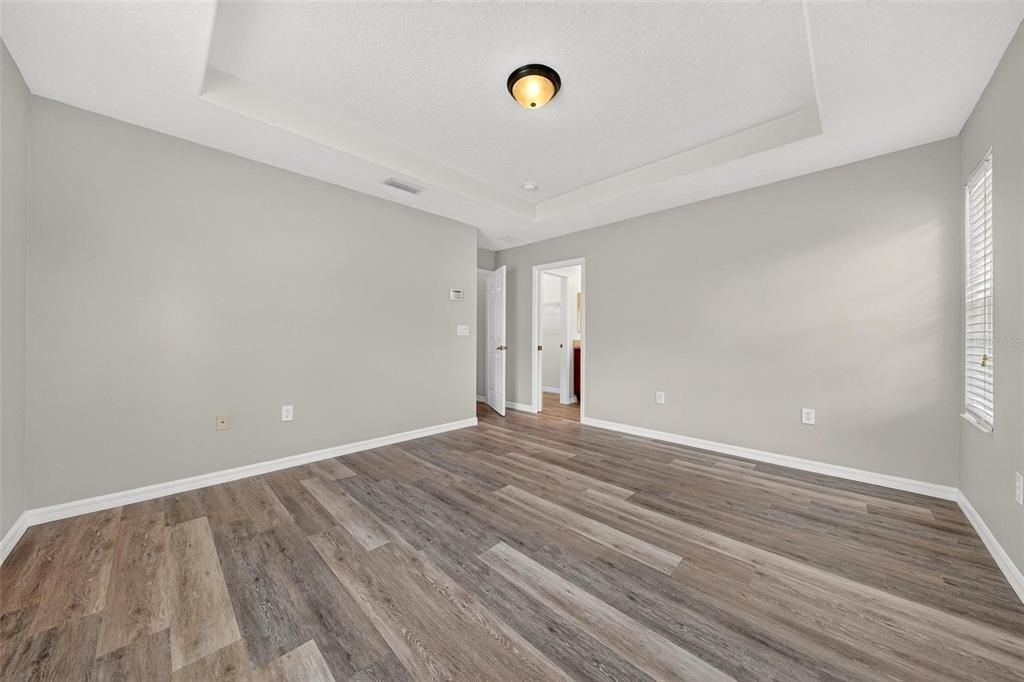 Active With Contract: $325,000 (4 beds, 2 baths, 1923 Square Feet)